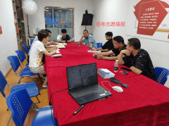 某领先的AI高考意愿填报帮手官网2025年运营数据